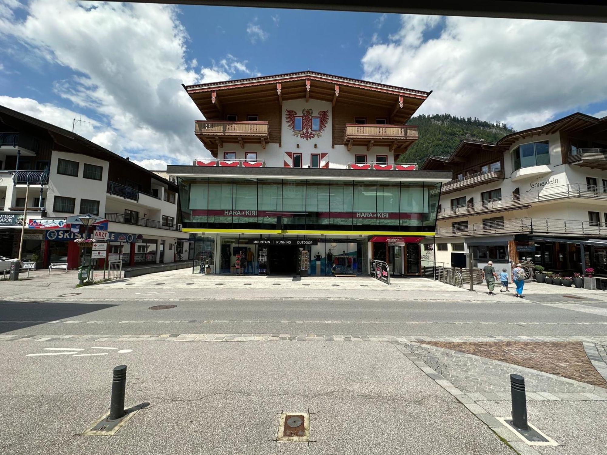 Partyhouse Harakiri Stay Different 60 Seconds To Mountains! Free Parking! Self Check-In 迈尔霍芬 外观 照片